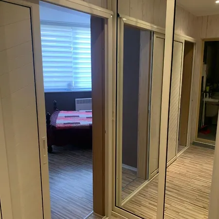 Apartman уютные с 1 спальней в г *
